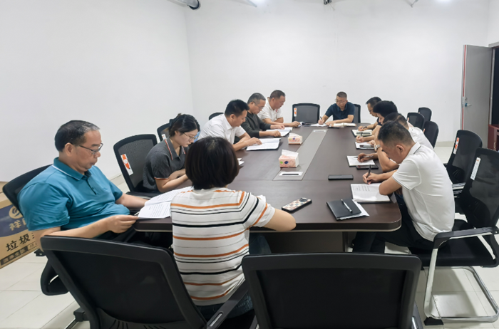 淮糧實業(yè)公司召開深入貫徹中央八項規(guī)定精神學(xué)習(xí)教育總結(jié)會議